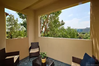 Photo #5: 240016551 Listing