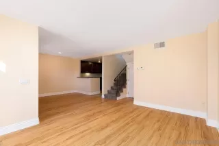 Photo #6: 240016574 Listing