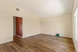 Photo #4: 240016650 Listing 