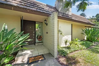 Photo #2: 240016677 Listing 