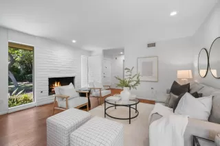 Photo #3: 240016677 Listing 