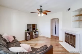 Photo #3: 240016755 Listing