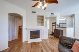 Photo #4: 240016755 Listing