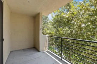 Photo #6: 240016777 Listing