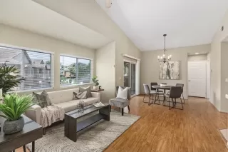 Photo #1: 240016791 Listing