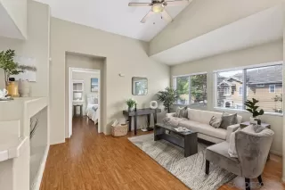 Photo #3: 240016791 Listing