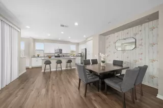 Photo #6: 240016855 Listing