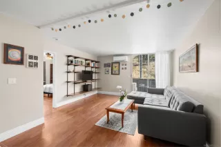 Photo #2: 240016856 Listing