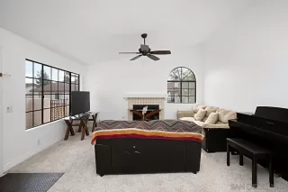 Photo #4: 240016864 Listing