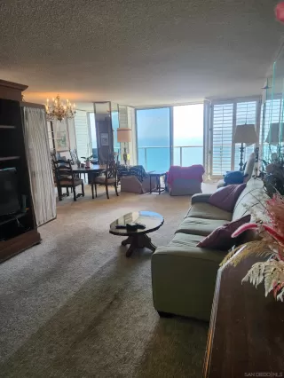 Photo #3: 240016871 Listing