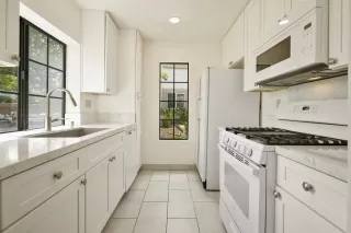 Photo #4: 240016892 Listing