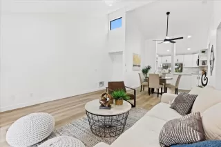 Photo #4: 240016901 Listing 