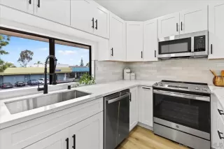 Photo #5: 240016901 Listing 