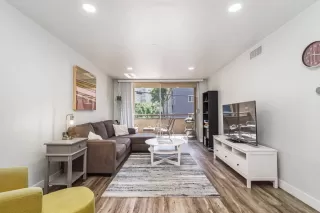 Photo #2: 240016903 Listing 