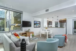 Photo #1: 240016932 Listing 