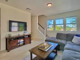 Photo #3: 240016967 Listing