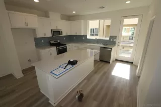 Photo #2: 240017012 Listing 