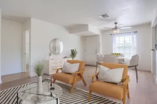 Photo #4: 240017130 Listing