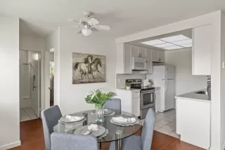 Photo #4: 240017159 Listing