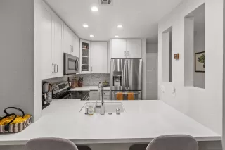 Photo #5: 240017238 Listing