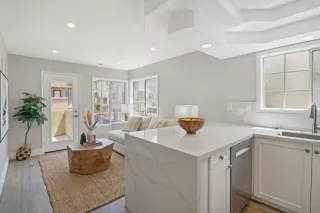 Photo #5: 240017292 Listing