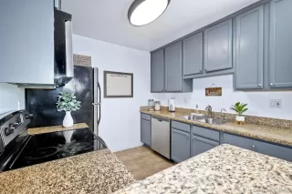 Photo #5: 240017388 Listing