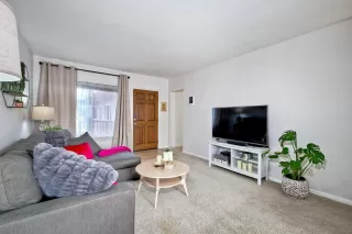 Photo #6: 240017388 Listing