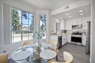 Photo #2: 240017519 Listing