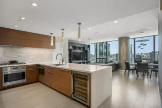 Photo #5: 240017583 Listing