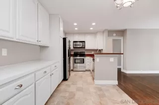 Photo #5: 240017726 Listing