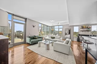 Photo #1: 240017956 Listing