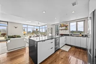 Photo #5: 240017956 Listing