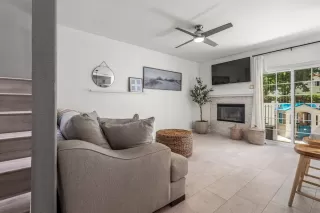 Photo #2: 240017973 Listing 