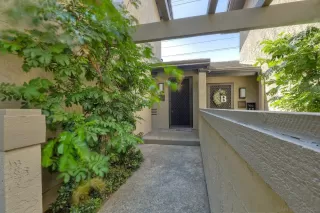 Photo #2: 240017975 Listing