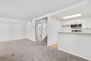 Photo #4: 240017997 Listing