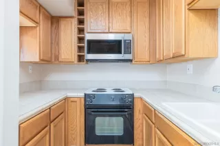 Photo #3: 240018022 Listing 