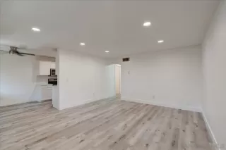 Photo #6: 240018045 Listing