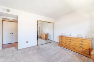 Photo #3: 240018074 Listing