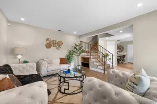 Photo #3: 240018179 Listing