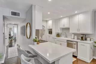 Photo #4: 240018182 Listing