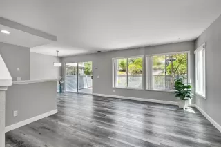 Photo #2: 240018183 Listing