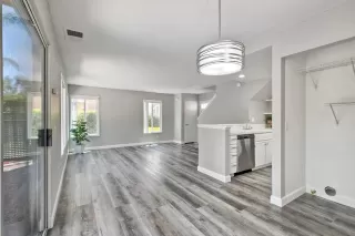 Photo #5: 240018183 Listing