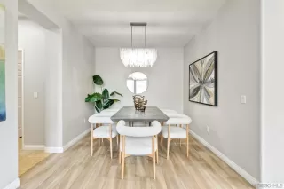 Photo #5: 240018187 Listing