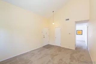 Photo #4: 240018191 Listing