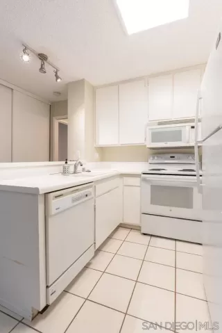 Photo #2: 240018209 Listing