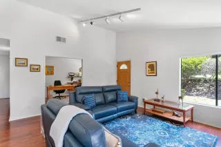 Photo #4: 240018227 Listing