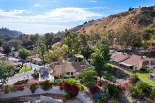 Photo #4: 240018229 Listing