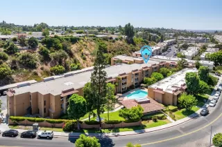 Photo #2: 240018247 Listing