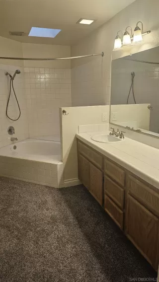 Photo #1: 240018386 Listing