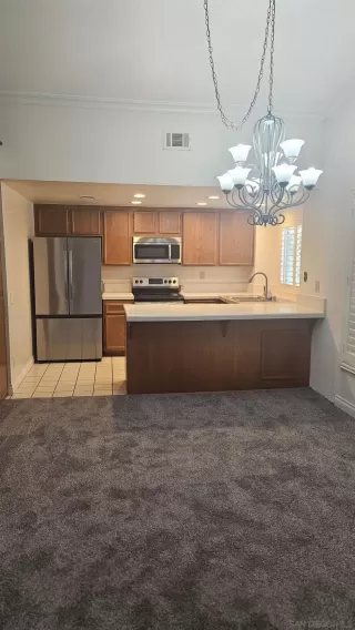 Photo #3: 240018386 Listing